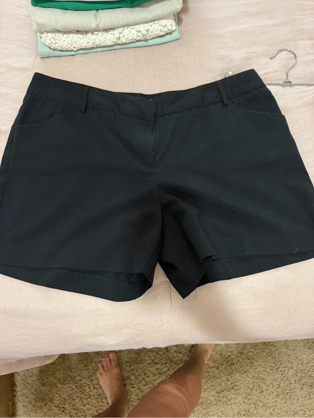 Daisy Fuentes Black Tailored Women's Shorts